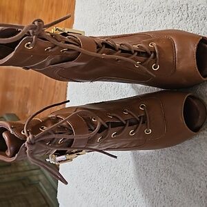 GUESS HEELED BOOTS